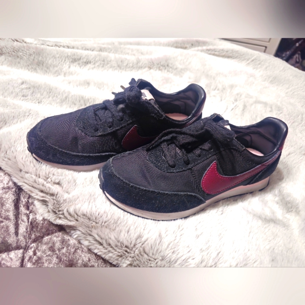 Nike Sneakers kids  size 13.5, Gently loved